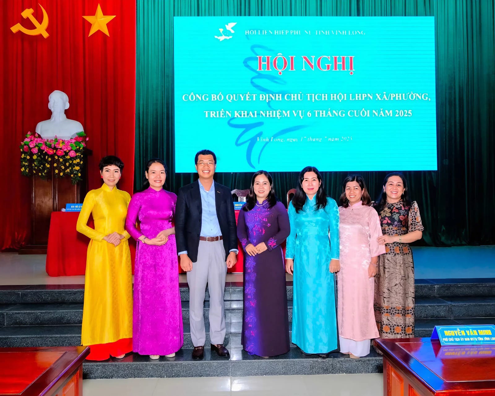 Đại diện thương hiệu Saximi cùng các cán bộ tại sự kiện