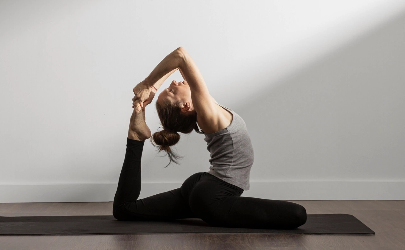 Nên tập các bộ môn như yoga, đi bộ, bơi lội trong giai đoạn tiền mãn kinh, các hoạt động giúp cải thiện tuần hoàn máu và tinh thần.