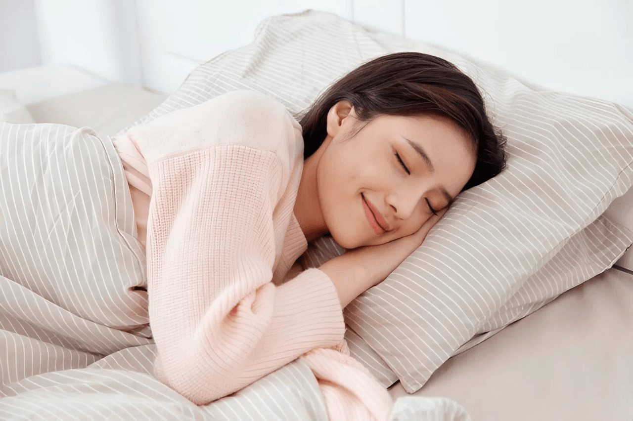 Ngủ đủ giấc: giúp cơ thể cân bằng hormone, giảm mệt mỏi. Đặc biệt trong kỳ kinh nguyệt.